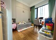 半岛城邦花园三期-次卧