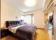 鹏兴花园（二期）-主卧