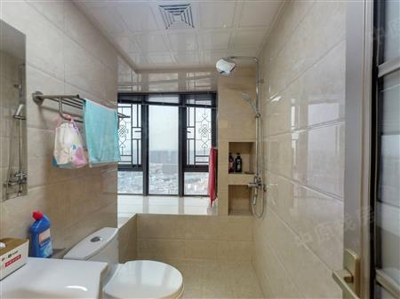 麟恒中心广场-卫生间