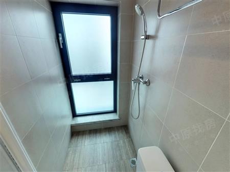 半岛城邦花园三期-卫生间