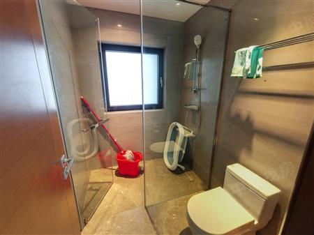 半岛城邦花园三期-卫生间