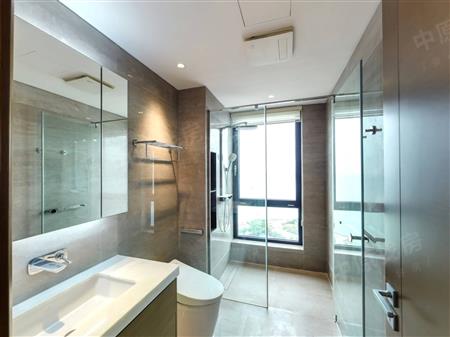 半岛城邦花园三期-卫生间