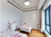 半岛城邦花园三期-次卧