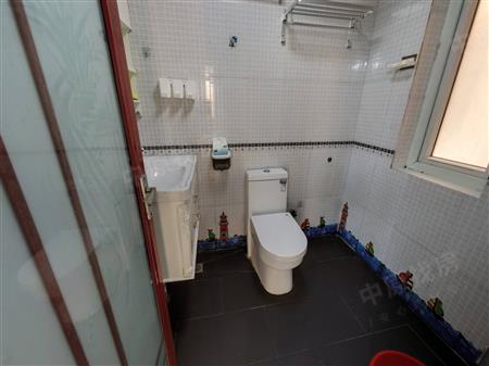 中房怡芬花园-卫生间