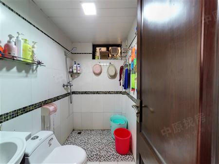 英郡年华花园（一期）-卫生间