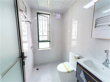 君逸华府-卫生间