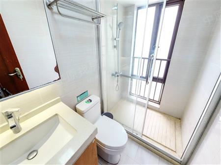 德润荣君府-卫生间