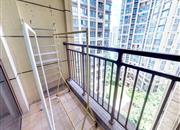 德润荣君府-阳台