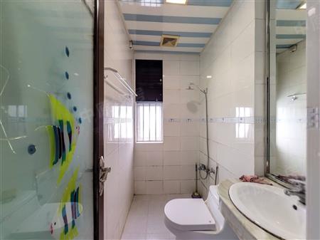 阳光花园-卫生间