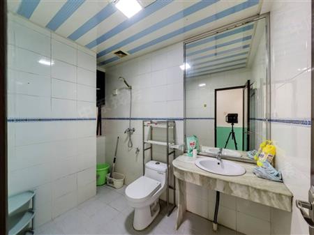 阳光花园-卫生间