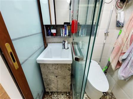 金地名座-卫生间