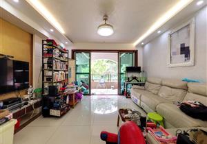 大平层四房、92％实用率有车位、大型商业和地铁站都在家门口、