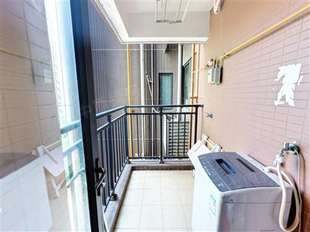 中骏蓝湾翠岭花园（一期）-阳台