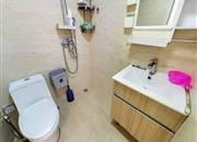 倚龙华庭-卫生间