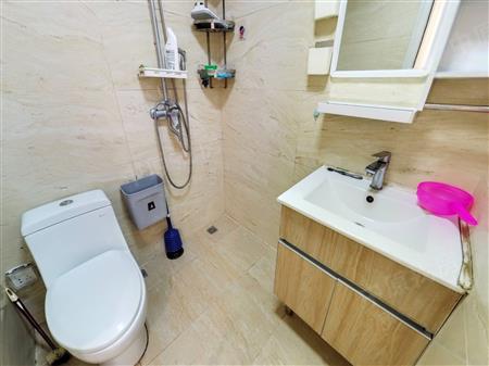 倚龙华庭-卫生间