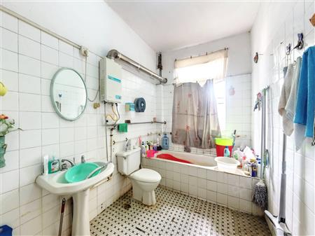 128号大院住宅楼-卫生间