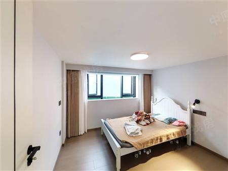 弘都世纪公寓-主卧