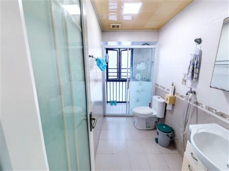 高山花园-卫生间