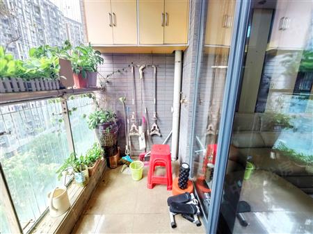 潜龙曼海宁花园（南区）-阳台