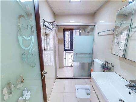 潜龙曼海宁花园（南区）-卫生间