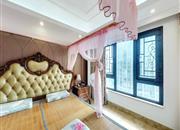 蓝郡左岸花园-主卧