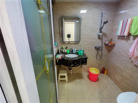 蓝郡左岸花园-卫生间