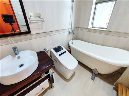 阳光四季-卫生间