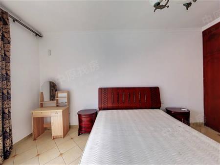 泰华阳光海-主卧