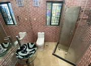 君逸华府-卫生间