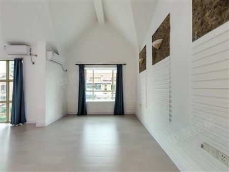 金地海景花园B区-主卧