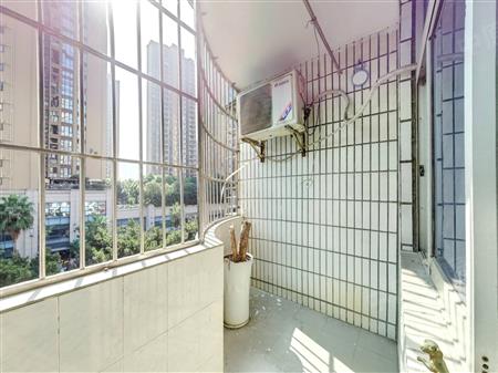 嘉华花园东区-阳台