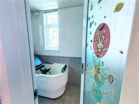 倚山花园（一期）-卫生间