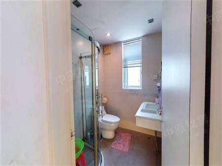 倚山花园（一期）-卫生间