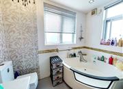 倚山花园（一期）-卫生间