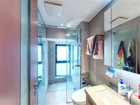 半岛城邦花园三期-卫生间