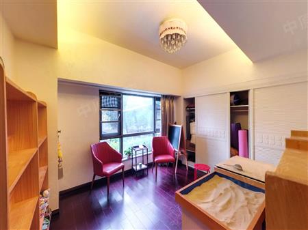 十五峯花园-次卧