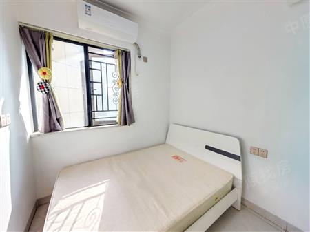 英郡年华花园（三期）-次卧