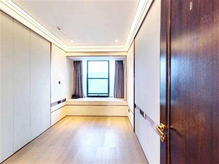 新天鹅堡一期-次卧