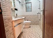 新港鸿花园-卫生间