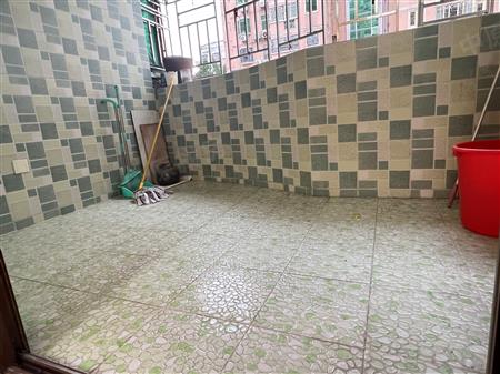 新港鸿花园-阳台