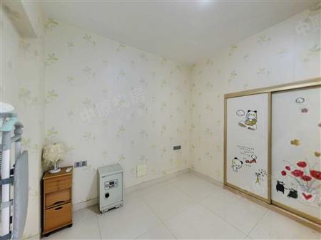 硅谷别墅三期-次卧