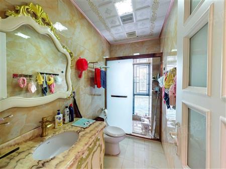 信义金御半山（一期）-卫生间