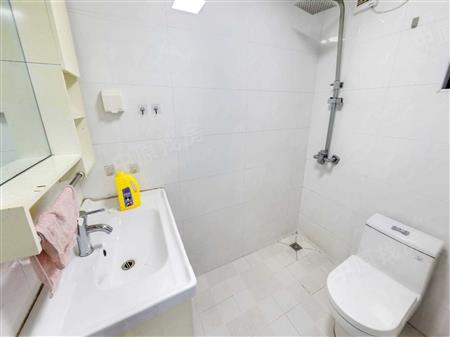 英郡年华花园（一期）-卫生间