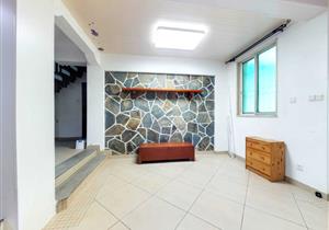 新港鸿花园，业主急售价格可以谈，近地铁，随时方便看房