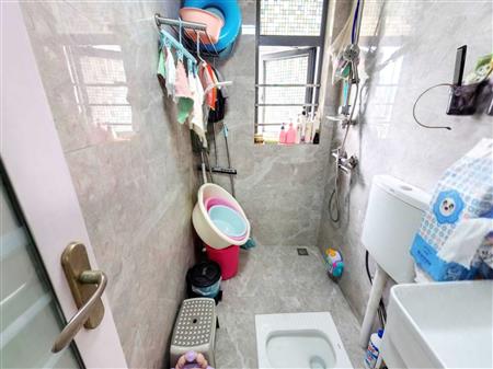 金地名津-卫生间