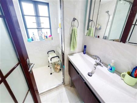 四季山水花园-卫生间