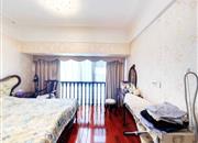 四季山水花园-主卧