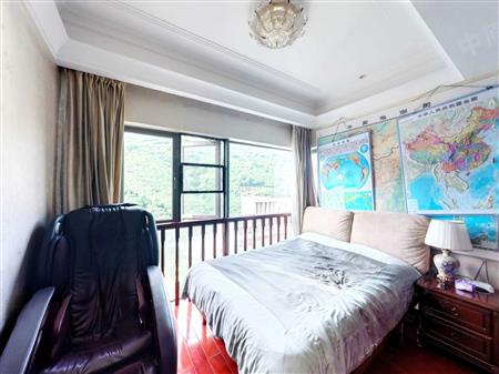 四季山水花园-次卧