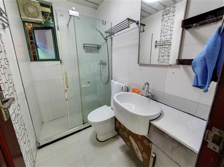 港城华庭-卫生间