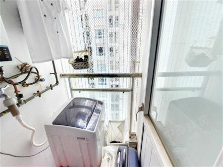 都市翠海华苑-阳台